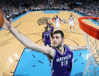 NBA: «Όργια» Παπαγιάννη πέτυχε το πρώτο του double-double (βίντεο)